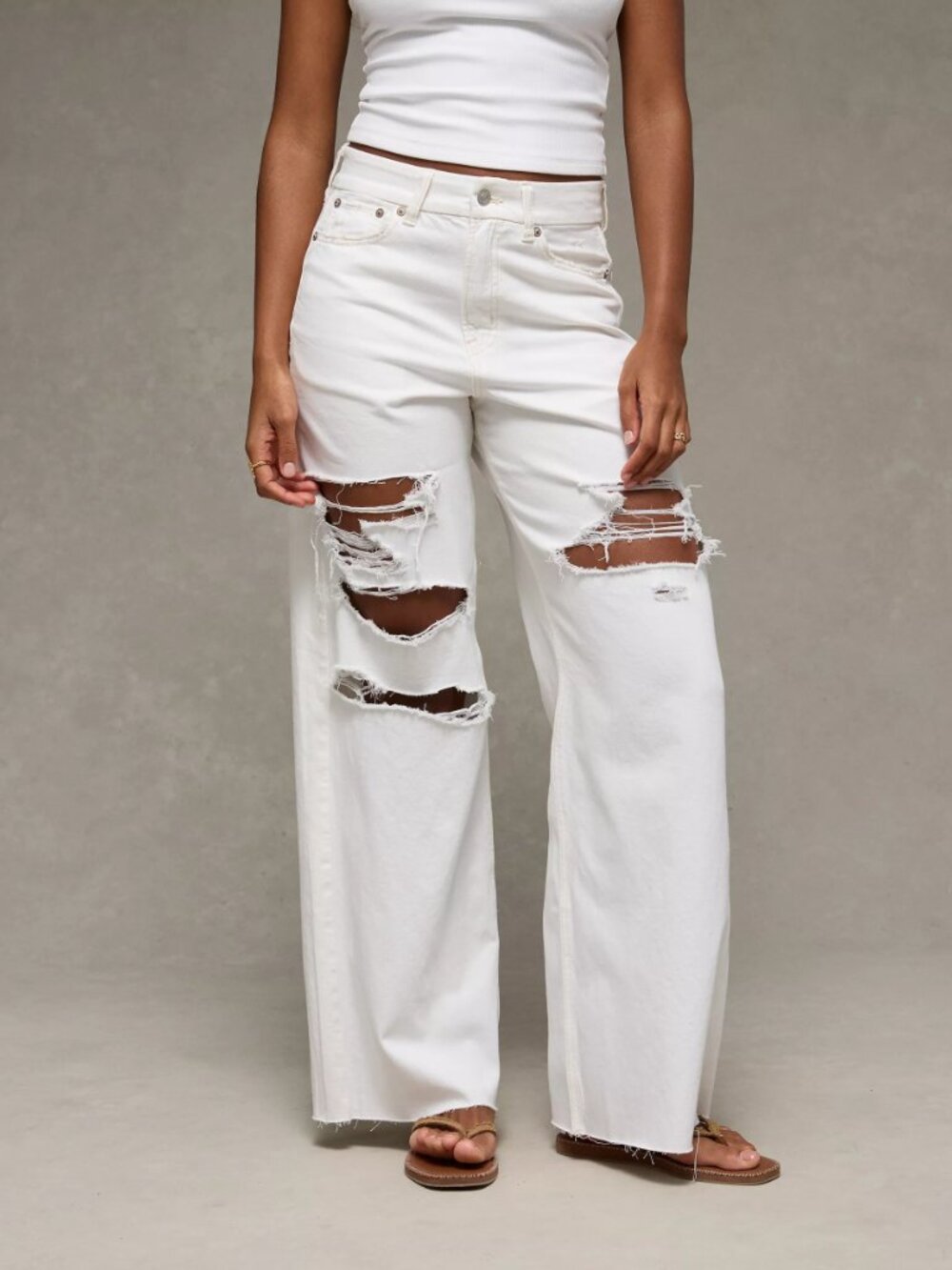 AMERICAN EAGLE Curvy Baggy Wide Leg Super High-Rise Destroyed Jeans - 000 - NWT